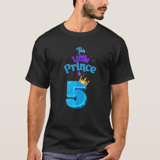 Den här lilla prinsen är 5 år gammal Kung T Shirt