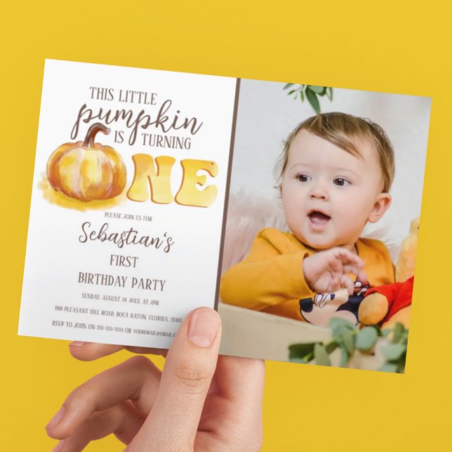 Den här lilla pumpafotot 1-års födelsedagsfest inb inbjudningar (Skapare uppladdad)