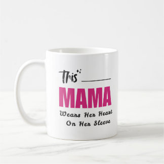 Den här Mamman är hennes hjärta på hennes Sleeve Kaffemugg