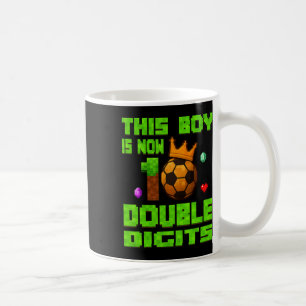 Den här pojken är nu 10 Dubbla siffror Fotboll 10 Kaffemugg