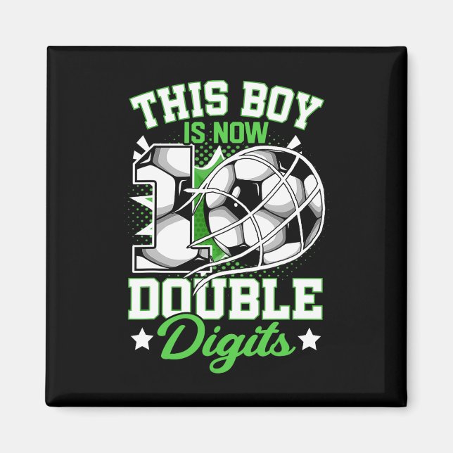 Den här pojken är nu 10 Dubbla siffror Fotboll 10  Magnet (Framsidan)
