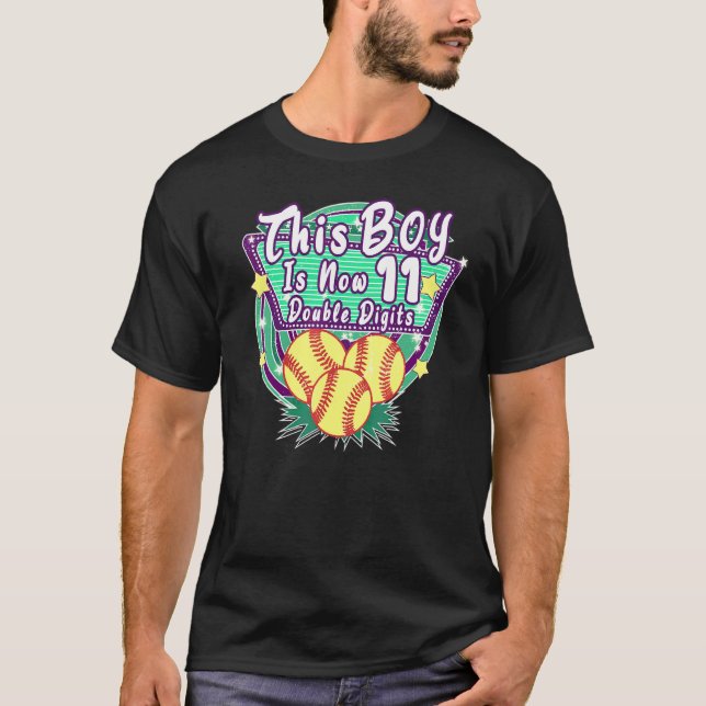Den här pojken är nu 11 Dubblors biffboll T Shirt (Framsida)