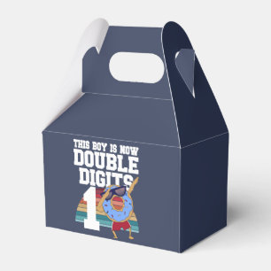 Den här pojken är nu Dubbla Digits Funny 10:e f Presentaskar