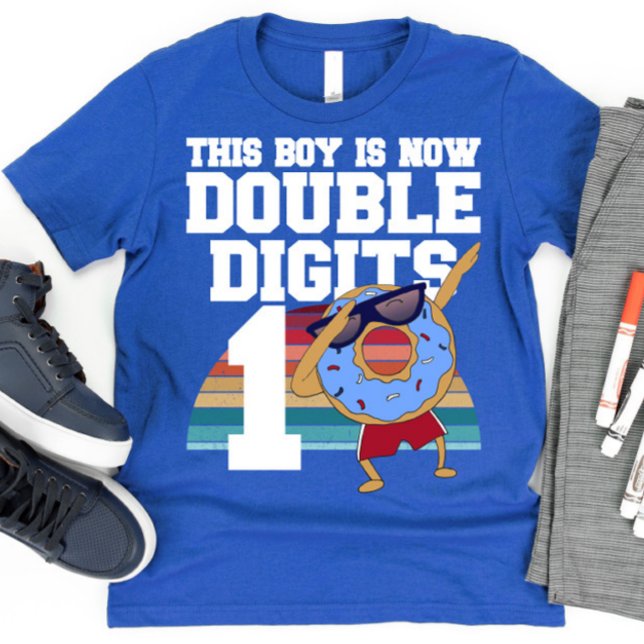 Den här pojken är nu dubbla siffror Roligt 10-årsd T Shirt (Skapare uppladdad)