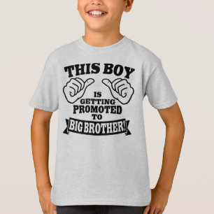 Den här pojken blir befordrad till storebror t-shirt