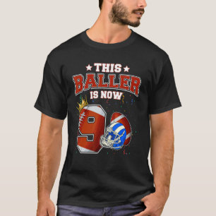 Den här spelaren är nu nio år gammal fotbollsspela t shirt