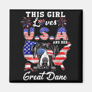 Den här tjejen älskar USA och Grand danois 4 juli Magnet