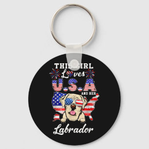 Den här tjejen älskar USA och hund 4 juli Labrador Nyckelring