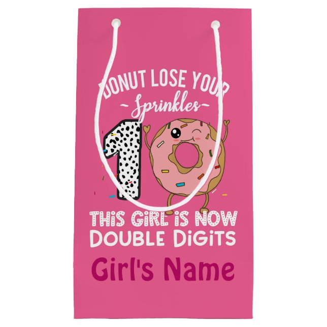 Den här tjejen är nu Dubbla Siffror 10:e födelseda (Framsidan)