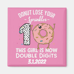 Den här tjejen är nu Dubbla Siffror 10:e födelseda Magnet