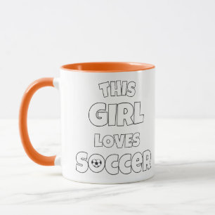Den här tjejen kärlek fotboll mugg