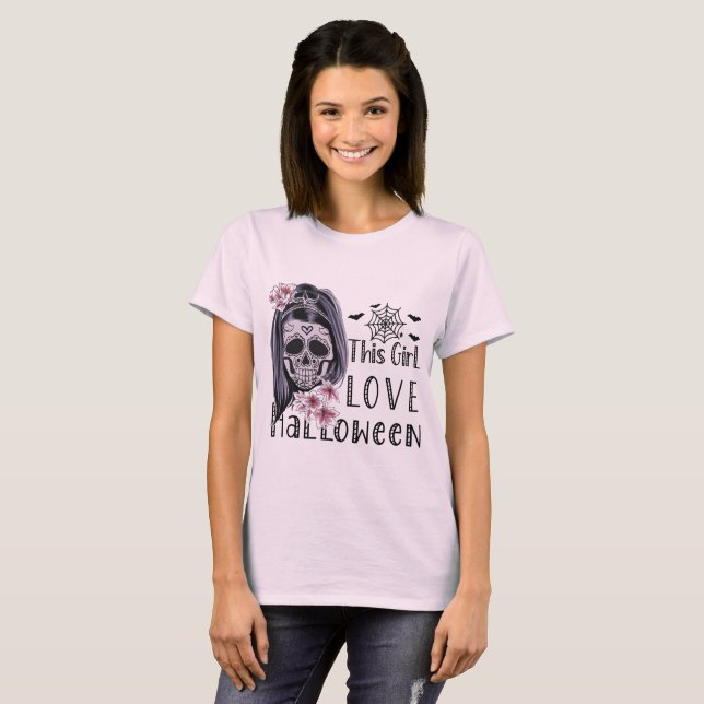 Den här tjejen Kärlek Halloween T Shirt (Hel framsida)
