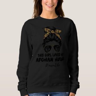 Den här tjejen Kärlek Hennes afghanska hound Messy T Shirt