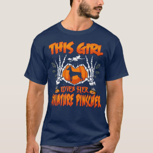 Den här tjejen Kärlek hennes minister Pinscher Hun T Shirt