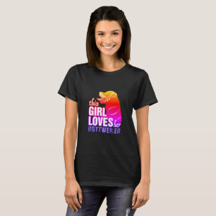 Den här tjejen Kärlek Hennes Rottweiler Tee Shirt