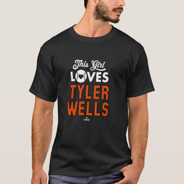 Den här tjejen Kärlek Tyler Wells Baltimore Baseba T Shirt (Framsida)
