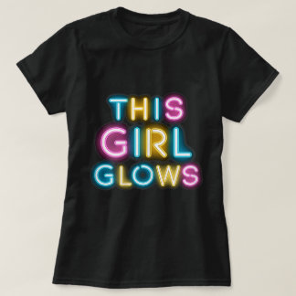 Den här tjejen lyser neon positivt empowerment-des t shirt