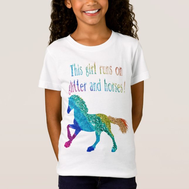 Den här tjejen Springa på Glitter och hästar T Shirt (Framsida)
