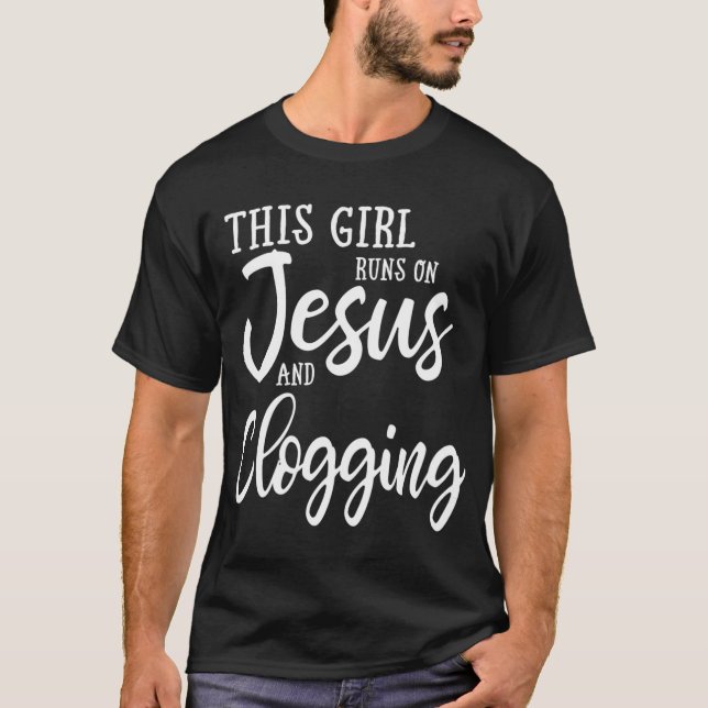 Den här tjejen Springa på Jesus och Clogg Dan T Shirt (Framsida)