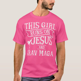 Den här tjejen Springa på Jesus och krav Maga är f T Shirt