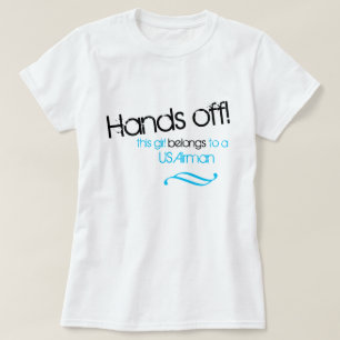 Den här tjejen-Tillhöret till en Airman Tee Shirt