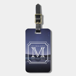 Den härliga stiliga monogramen landskap det enkla bagagebricka