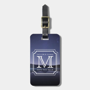 Den härliga stiliga monogramen landskap det enkla bagagebricka