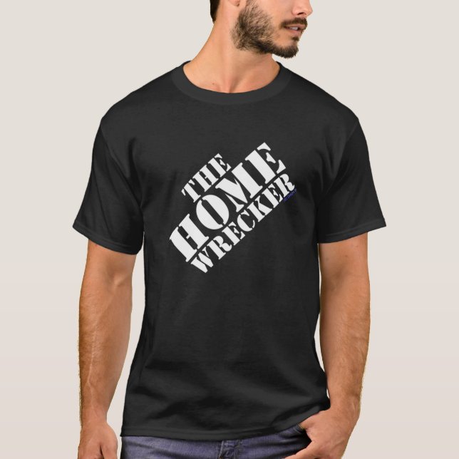 DEN HEM- SABOTÖRMÖRKUTSLAGSPLATSEN T SHIRT (Framsida)