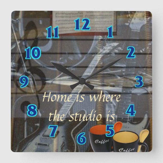 Den hem- studion tar tid på fyrkantig klocka (Framsida)