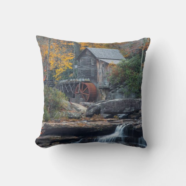 Den historiska kvarnen på Glade Creek Kudde (Framsida)