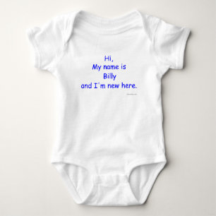 Den höga beställnings- babyen mitt namn är… t shirt