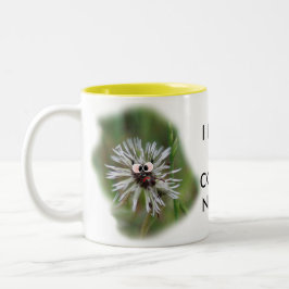 Den humoristiska våta maskroskaffemuggen - Två-Tonad mugg