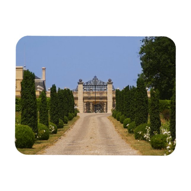 Den imponerande entrén till Chateau Haut Sarpe, de Magnet (Horisontell)