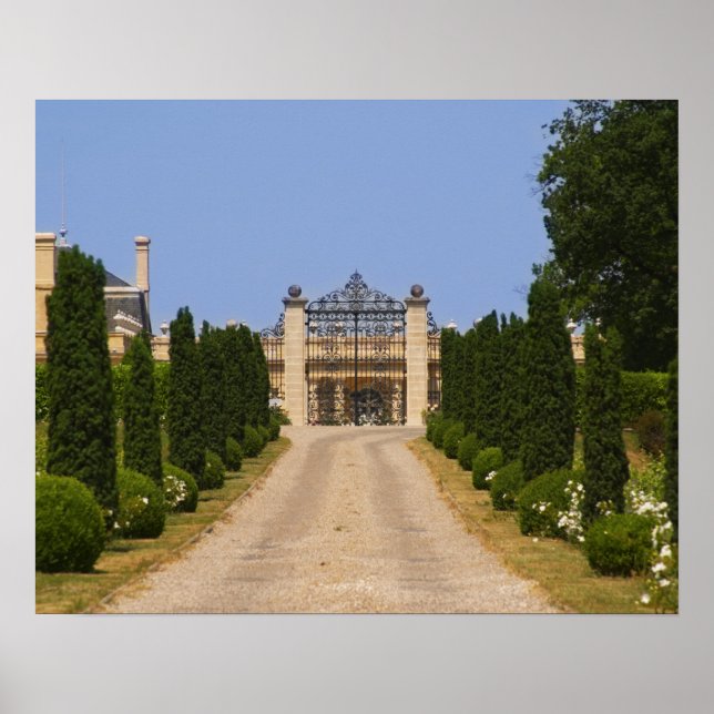 Den imponerande entrén till Chateau Haut Sarpe, de Poster (Framsidan)