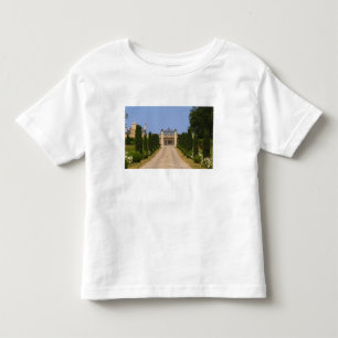 Den imponerande entrén till Chateau Haut Sarpe, de T Shirt