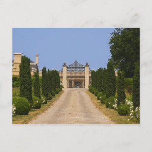 Den imponerande entrén till Chateau Haut Sarpe, de Vykort
