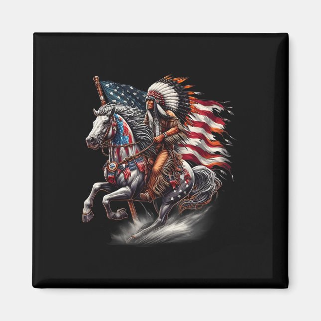 Den inhemska amerikanska dagen Flagga Indian Ridin Magnet (Framsidan)