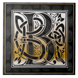 Den initiala monogramen för Celticsvartsten B Kakelplatta