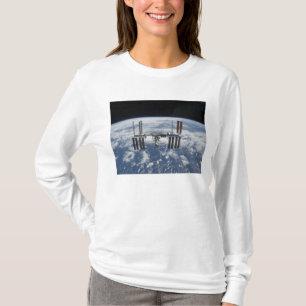 Den internationella utrymmestationen i omlopp t-shirt