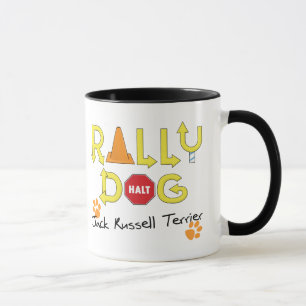 Den jackRussell terrieren samlar hunden Mugg