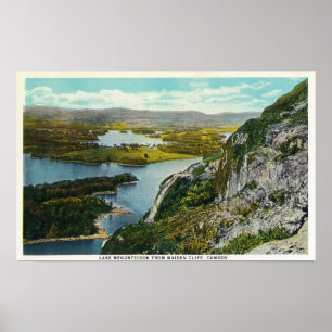 Den jungfru- klippan beskådar av sjön Megunticoo Poster