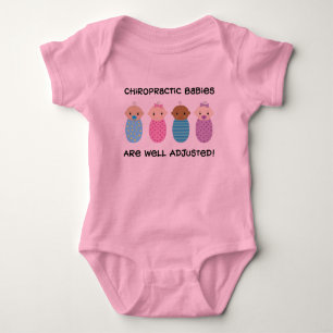 Den justerade brunnen behandla som ett barn t-shirt