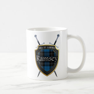 Den klanRamsey Ramsay tartanen skyddar och svärd Kaffemugg