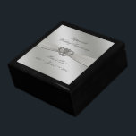 Den klassiska Silver 25:e Bröllop-årsjubilésboxen Smyckeskrin<br><div class="desc">En Digitalbcon Bilder Design med ett satin silver färg och ett klassiskt designtema med en mängd olika bilder, former, mönster, stilar och typsnitt i anpassningsbar i denna presentationsruta av typen"Classic Silver 25:e Bröllop år". Den här eleganten och den här attraktiva designen är kompletta med anpassadets textbrev till kostym vid ditt...</div>