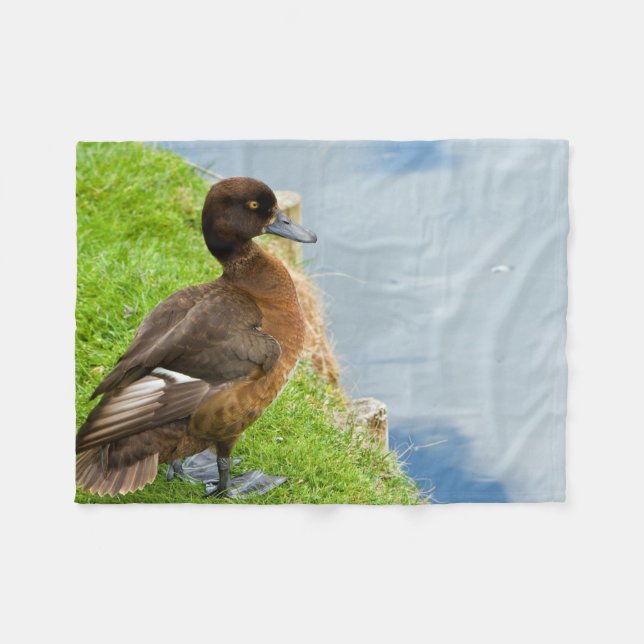 Den kvinnliga rödaktiga bruntet Tufted Fleecefilt (Framsidan (Horisontell))