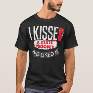 Den kysste statliga trooperen gillade det statlig t shirt