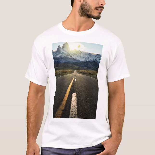 Den långa vägen till det Fitzroy berg - Ruta 40 T-shirt (Framsida)