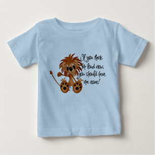 Den lejona babyen hör mig vråla Tshirts och gåv