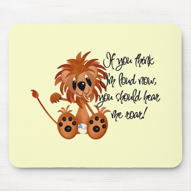 Den lejona babyen hör mig vråla Tshirts och gåvor Musmatta (Framsidan)