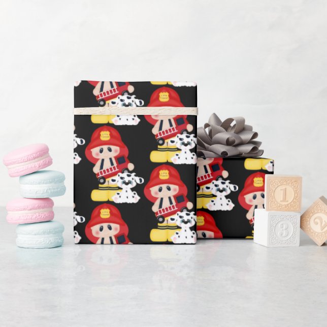 Den lilla fyrkantiga fyrkantiga baby med papper in presentpapper (Baby Shower)